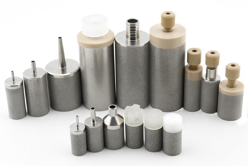 液相色譜分析中，為何建議使用溶劑吸濾頭？